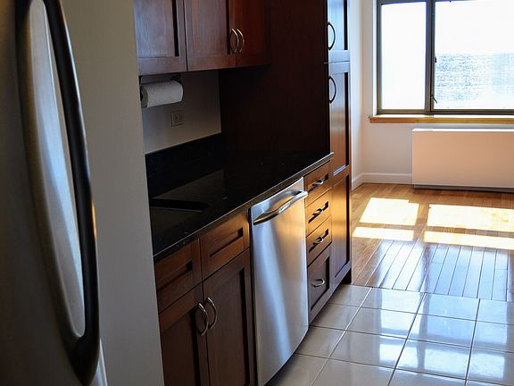 5th image of 112-01 Queens Blvd #21E