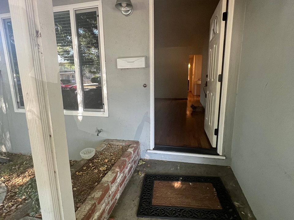 1st image of 374 Kuehnis Dr