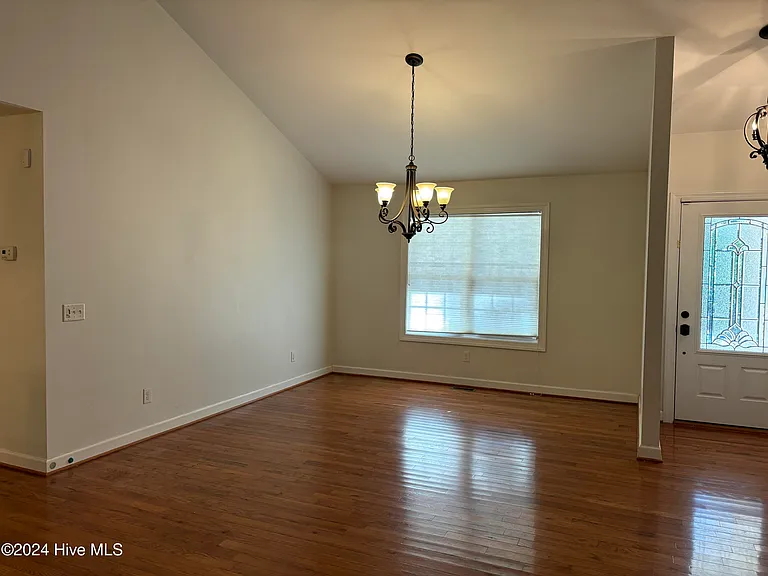7 Moore Dr — Photo 5