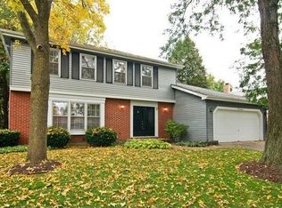 1014 Juniper Pkwy, Libertyville, IL