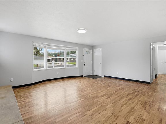 4th image of 5007 W Rosewood Ave
