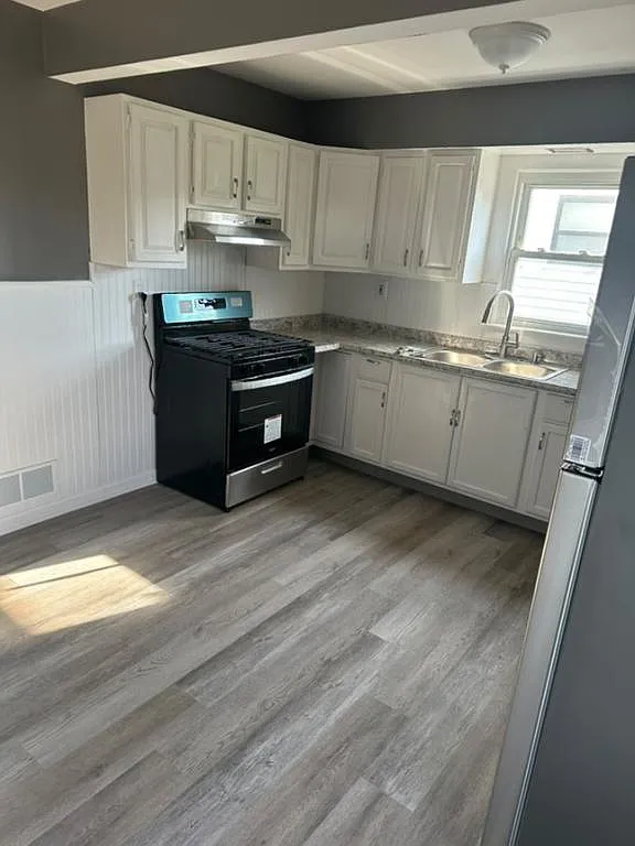 6037 Garfield Ave — Photo 3