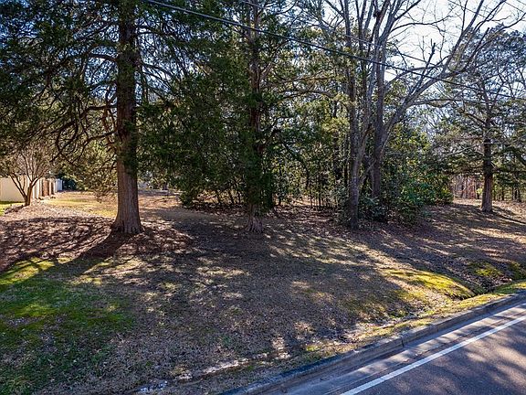 4th image of 912&914 Old Taylor Rd