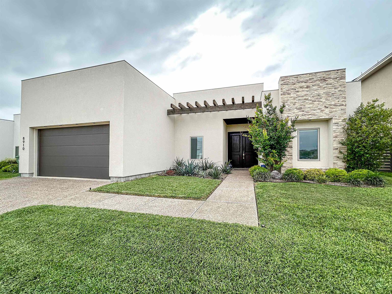 8910 Stream Ln, Laredo, TX 78045 | MLS #20231172 | Zillow