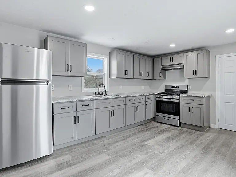 660 Public St #2 — Photo 6