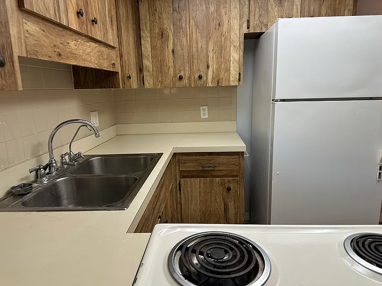 6111 Chesham Dr #4 — Photo 8