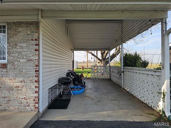 3rd image of 313 N Meadow Ln