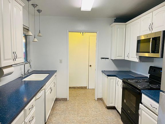2nd image of 5012 Lanewood Ct