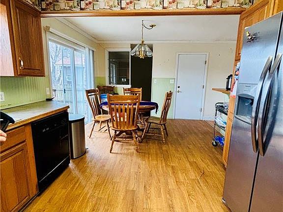 5th image of 4017 Crane Ave
