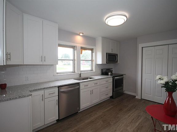 4th image of 603 Richmond Ave