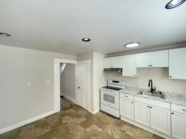 10 Freeman Ct #6, Dover, NH 03820