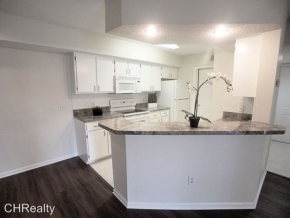 2nd image of 712 Crest Pines Dr APT 324