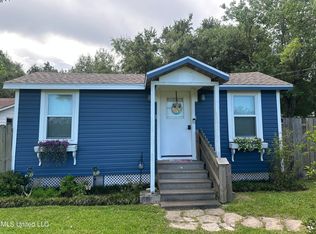 215 E 1st St, Long Beach, MS 39560