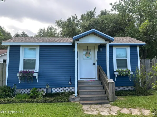 215 E 1st St, Long Beach, MS 39560