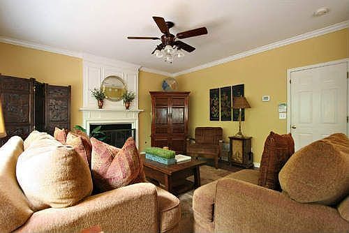 3rd image of 665 Barston Ln