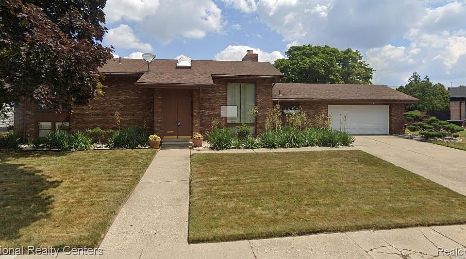 1st image of 7 Shawcross Pl
