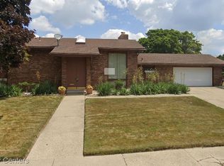 7 Shawcross Pl, Highland Park, MI 48203