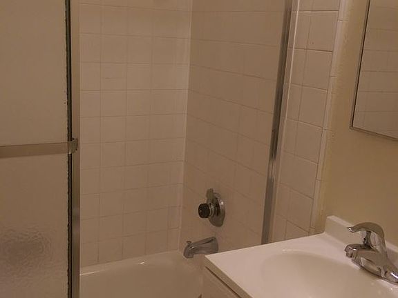 5th image of 1920 N Marianna Ave APT 212