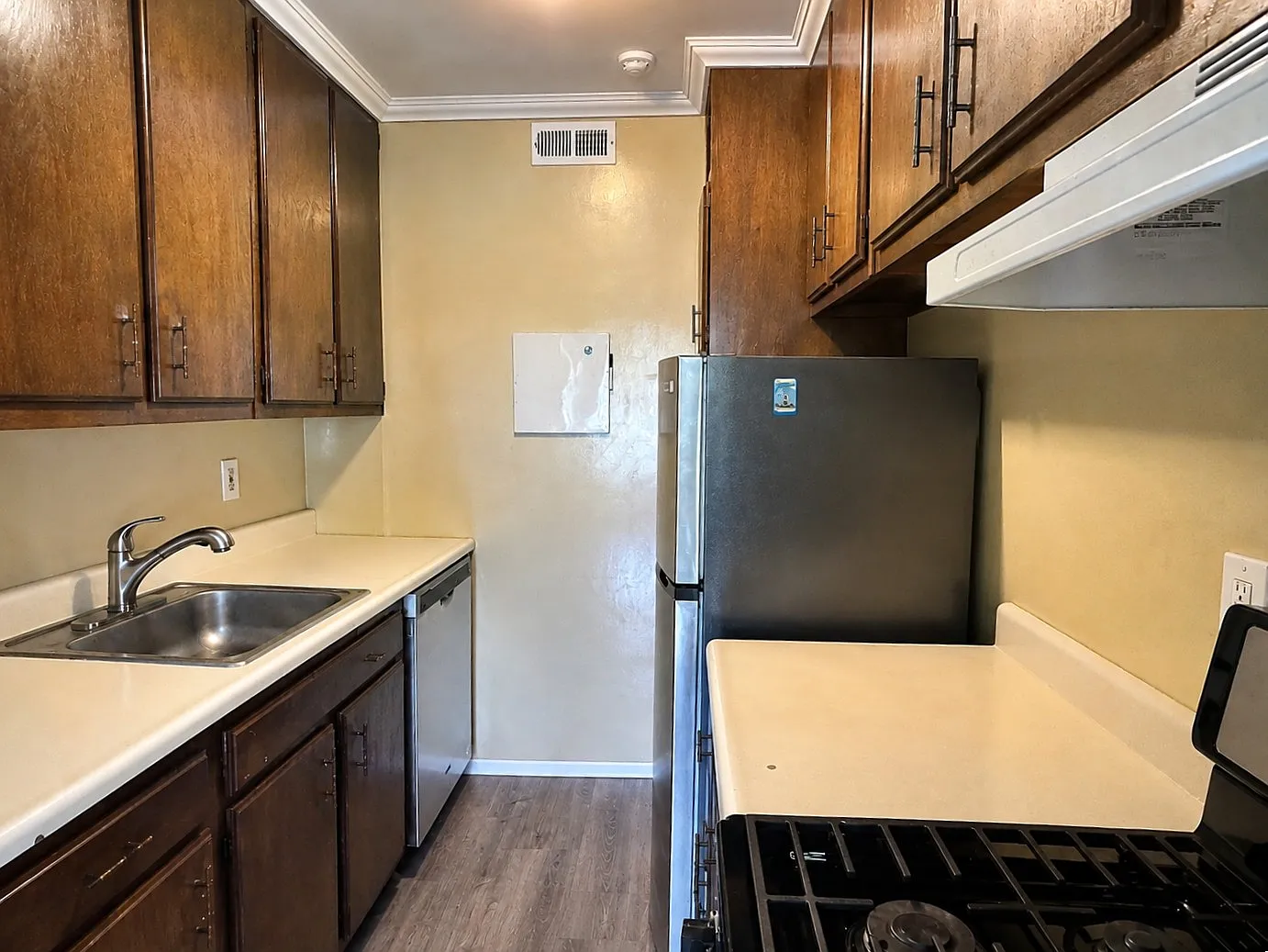 1 bed, 836 sqft, $2,375 — Photo 3