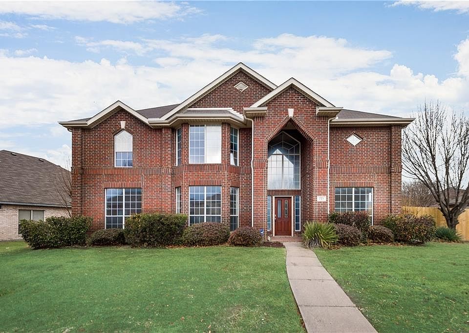 1st image of 725 Longleaf Dr