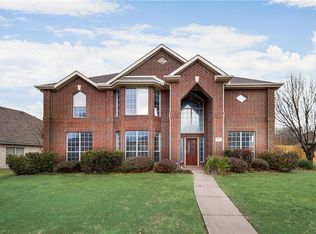 725 Longleaf Dr, Desoto, TX 75115