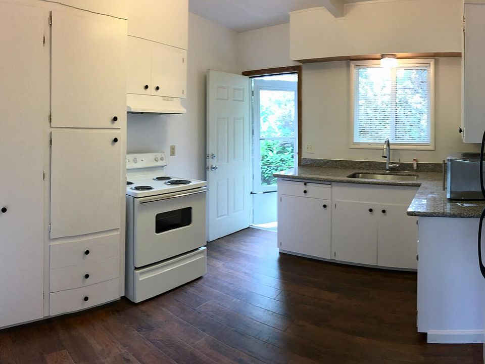 Newly Remodeled
From Floor to Ceiling!