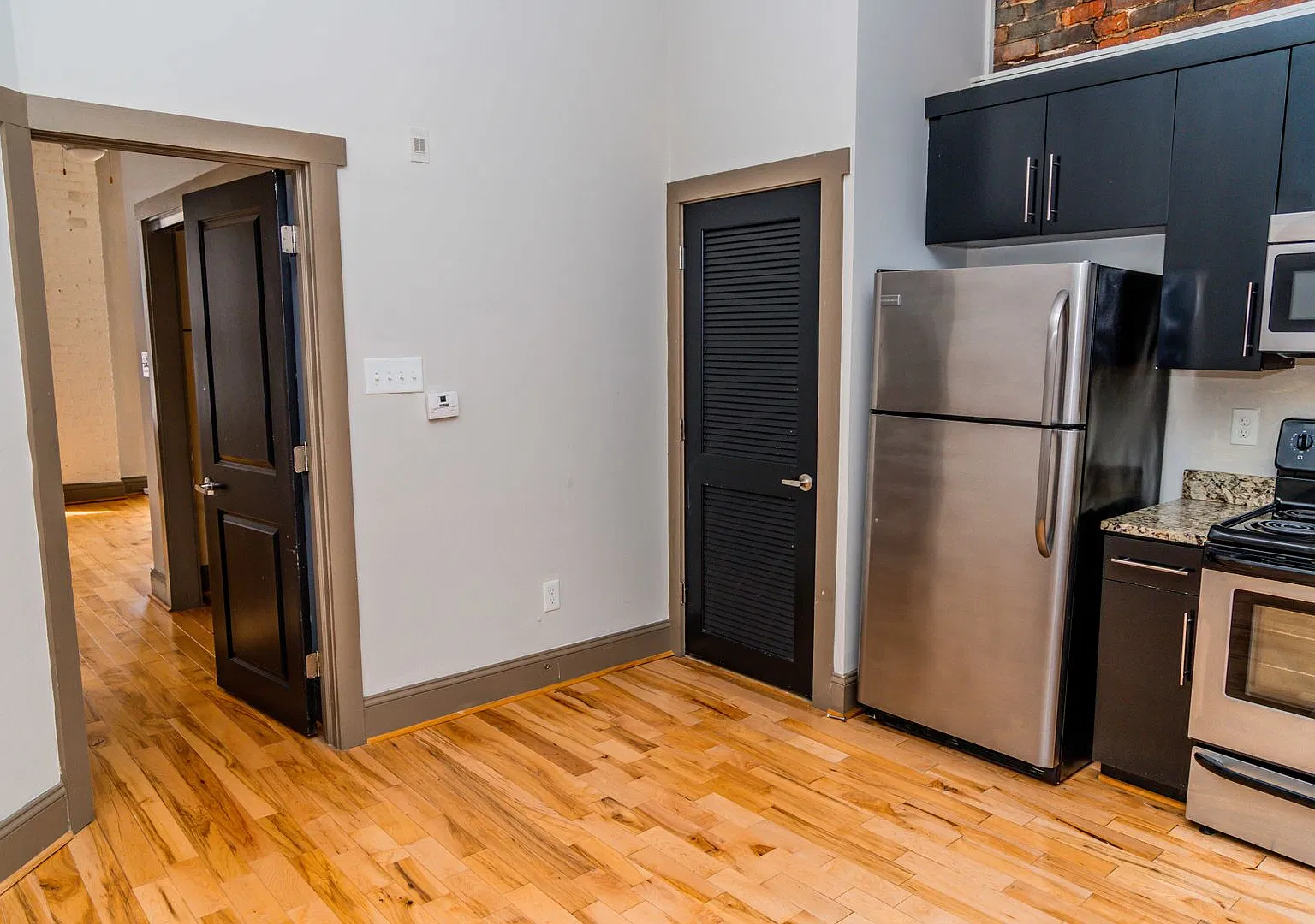 217 E Grace St — Photo 4