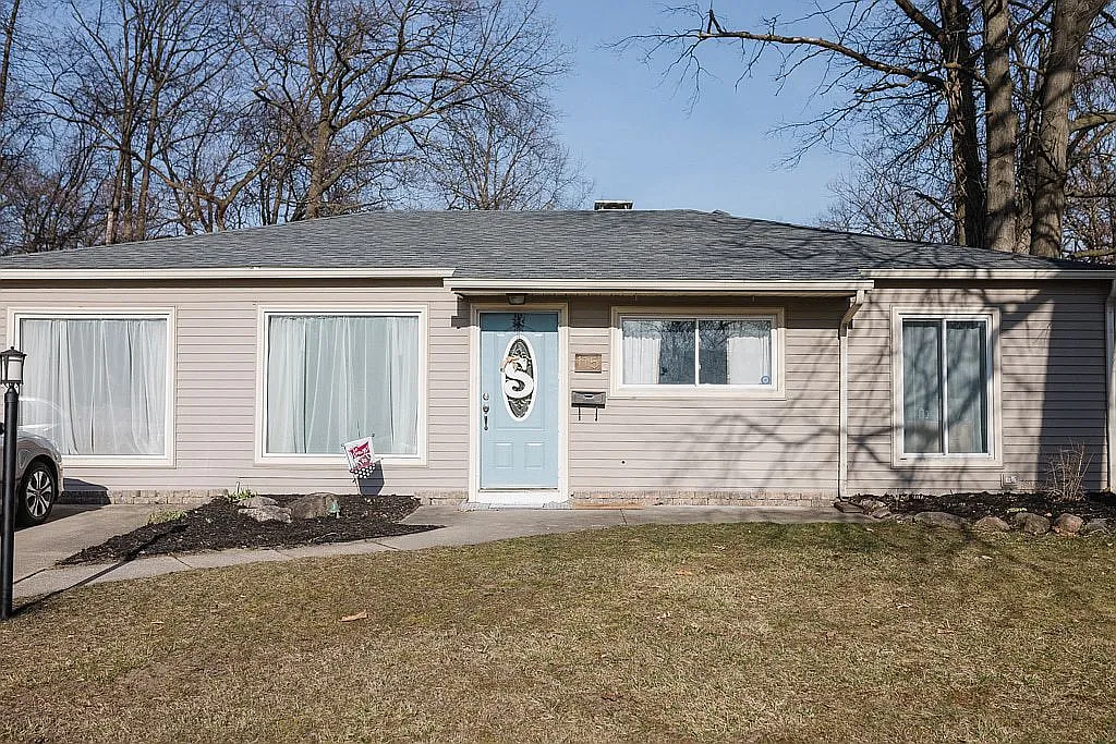 115 Friars Ln photo 1
