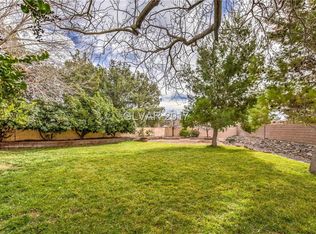 2140 Fountain View Dr, Las Vegas, NV 89134