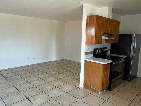 4th image of 229 20th St APT A