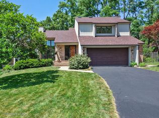 1845 Hickory Ln, Wheaton, IL 60187