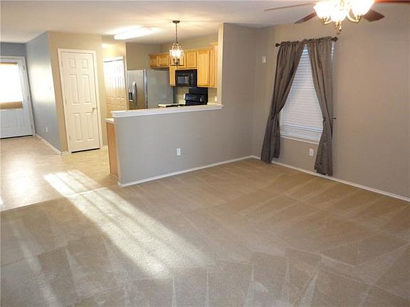 3rd image of 2837 Deerfern Ln