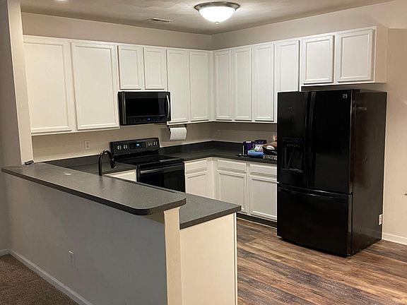 5th image of 333 Summerville Ct #333