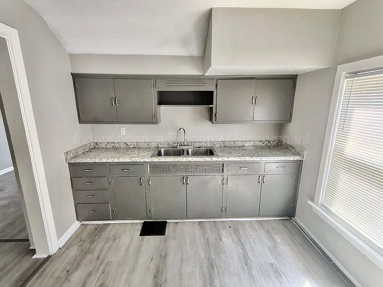 1700 Florence St #A — Photo 4