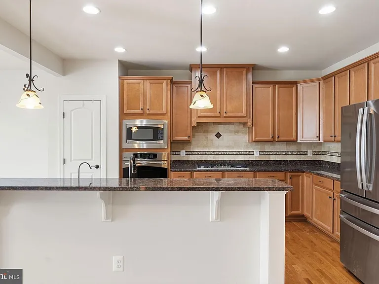 21253 Park Grove Ter — Photo 5