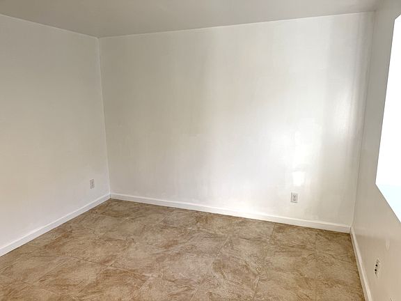 3rd image of 170 Camelia Dr #B