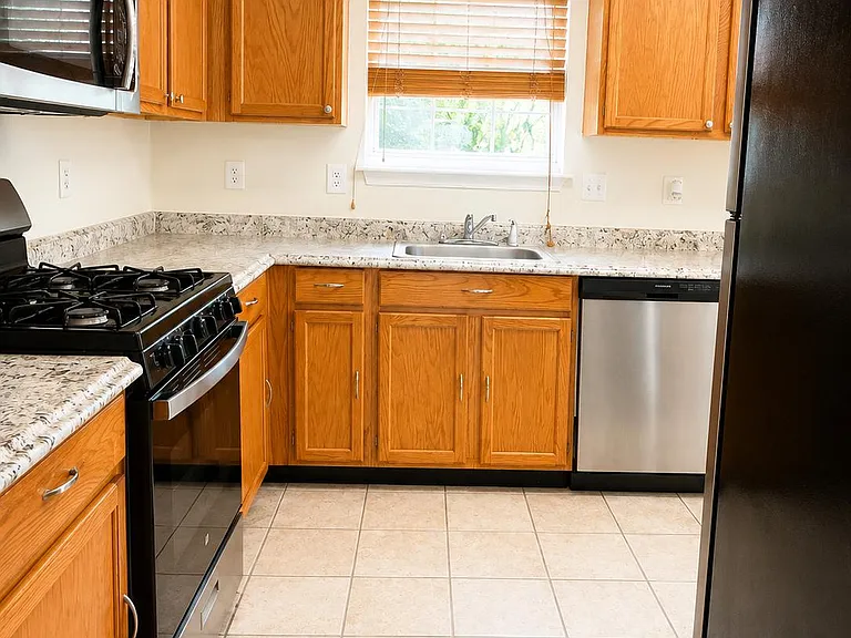 8809 Francisco Ct — Photo 8