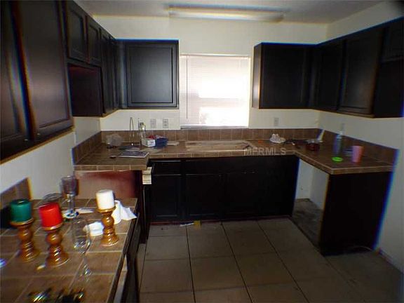 3rd image of 2201 Pine Ave