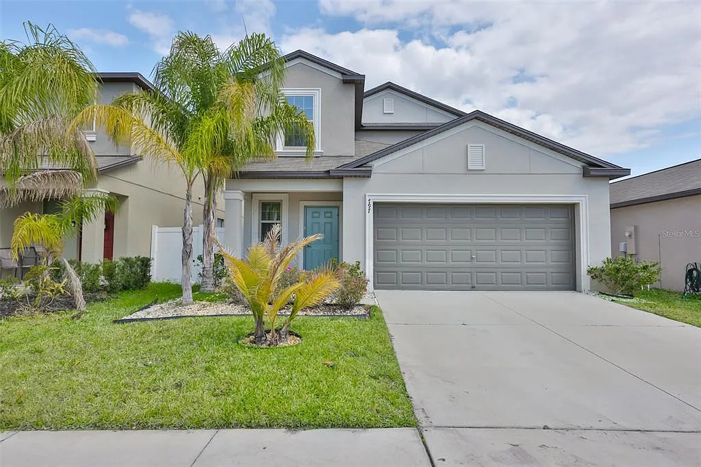 5 bed, 2.5 bath, 2415 sqft, $2,700 — Photo 1