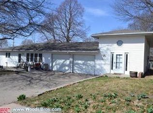 735 S Columbia Ave, Seward, NE 68434