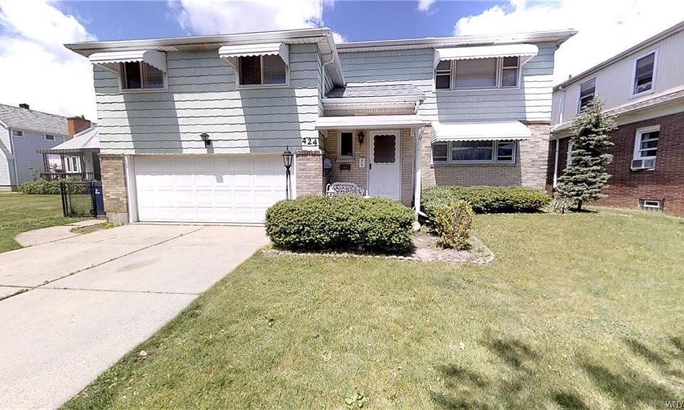 1st image of 424 Saint Lawrence Ave