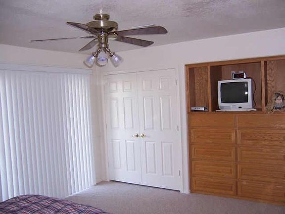 3rd image of 5650 N Greenbriar Drive