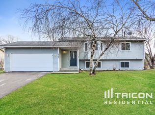 1862 Prairie Dr, Centerville, MN 55038