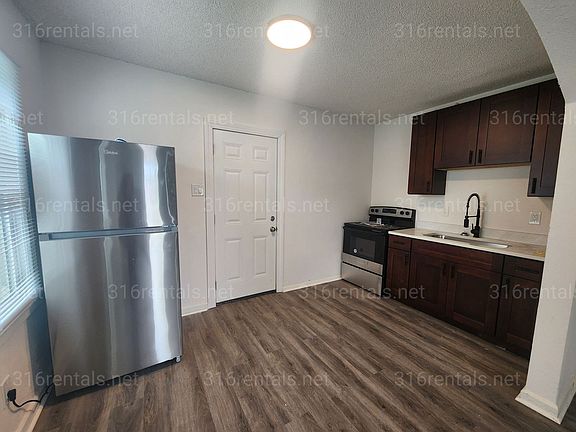 4th image of 847 N Glendale St APT 4