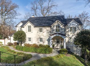 6014 Grove Dr, Alexandria, VA 22307