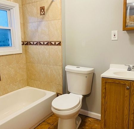 2nd image of 17 Chelsea Ave #3