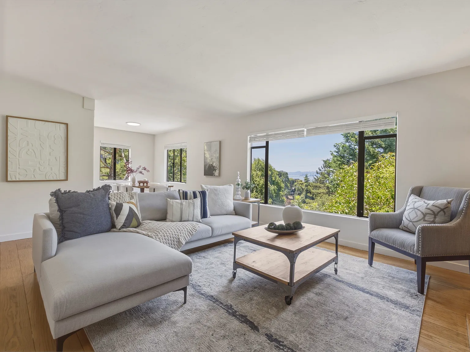 Spacious Berkeley Hills Retreat with Bay Views Just 5 Minutes from UC Berkeley — Photo 1