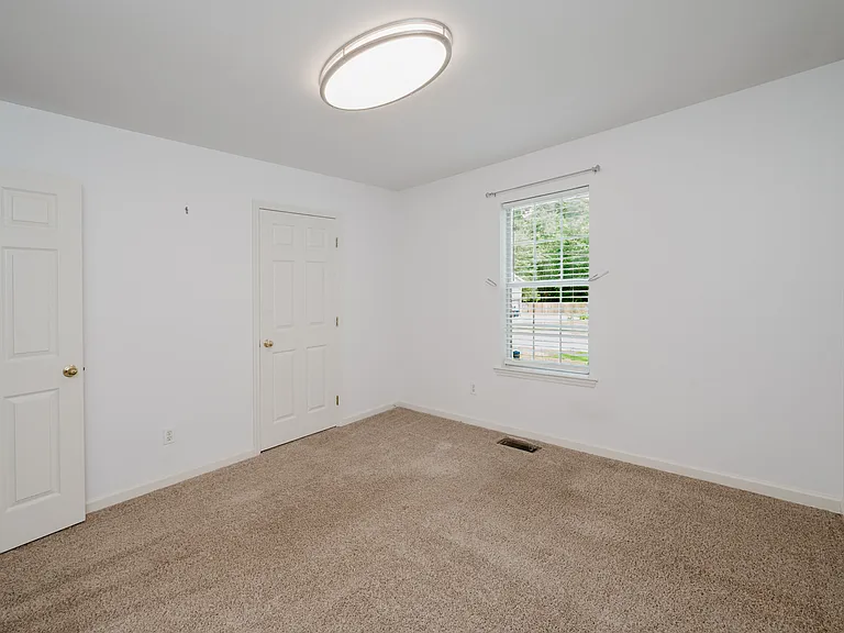 120 Lynn Dr — Photo 25