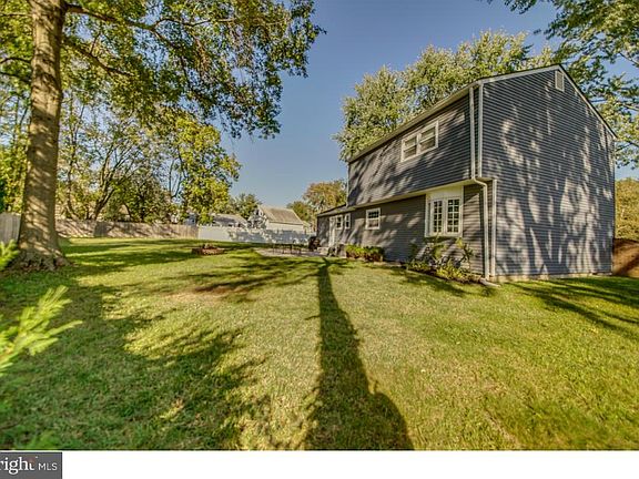 5th image of 8 Garwood Ct
