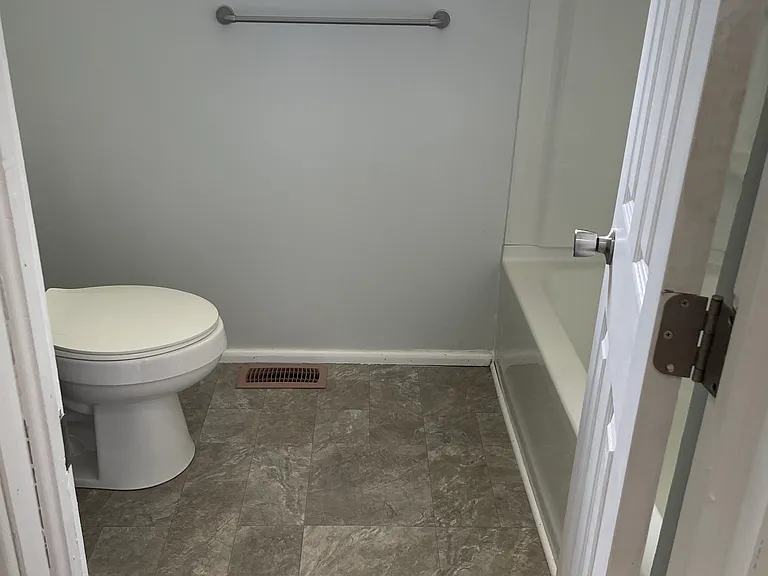 209 Cynthia Dr — Photo 7